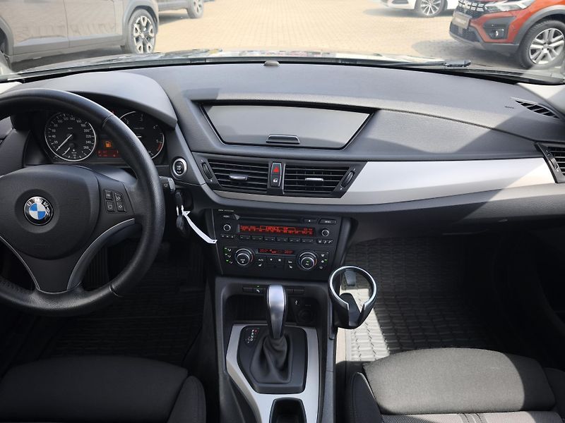 BMW X1 2011 ČR 2.0d 150kW 2.MAJITEL - fotka 10 z 34