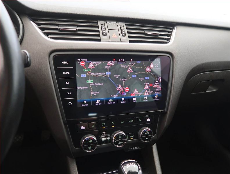 Škoda Octavia (2018) Laurin&Klement 2.0 TDI - fotka 16 z 31