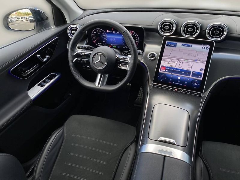 Mercedes-Benz GLC (2023) 400 e 4MATIC - fotka 13 z 29