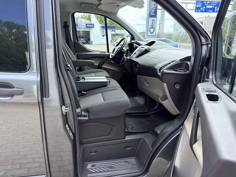 Ford Transit Custom 2.0 TDCi 96 kW 6 míst - fotka 10 z 20
