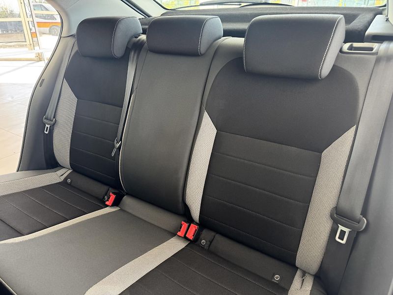 Škoda Rapid 1,4TDI Ambition Plus*TopStav - fotka 14 z 29