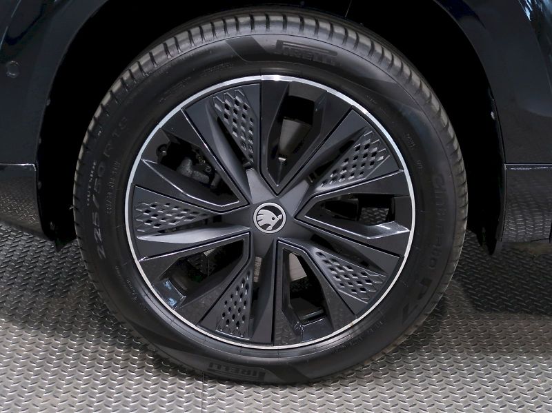 Škoda Karoq (2026) SPORTLINE 2.0TDI 110KW 4x4 DSG - fotka 12 z 43