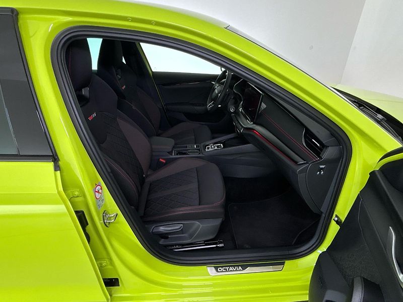 Škoda Octavia RS - fotka 9 z 28