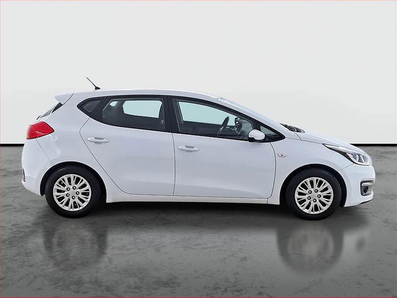 Kia Ceed (2017) 1.4 CRDi, Serv.kniha - fotka 6 z 18