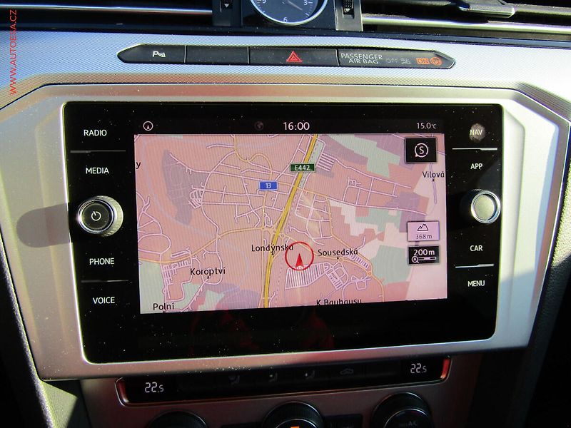 Volkswagen Passat (2018) 1.6 TDi, DSG, AC - fotka 11 z 18