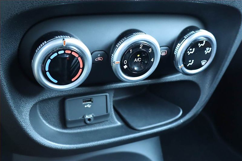 Fiat 500L (2013) 0.9 TwinAir, Serv.kniha - fotka 13 z 22