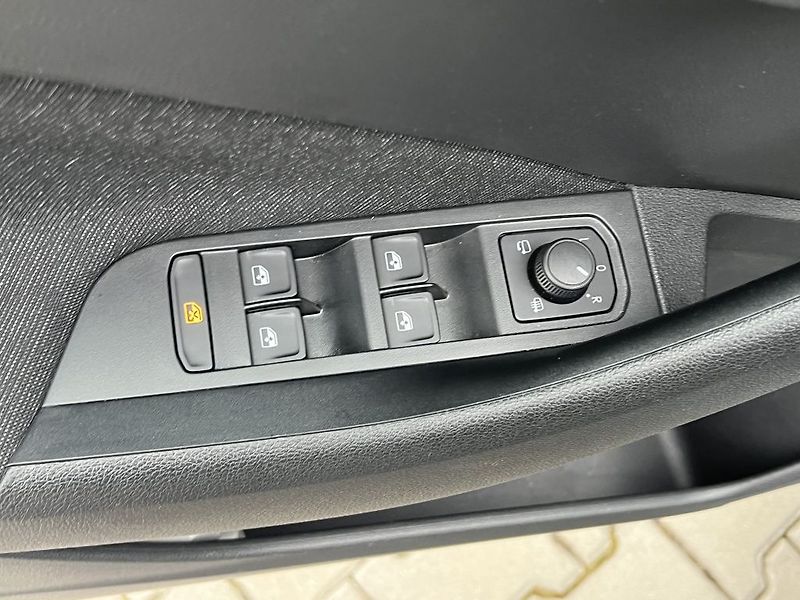 Škoda Kamiq Top Selection 1.0 TSI 85 kW - fotka 29 z 30