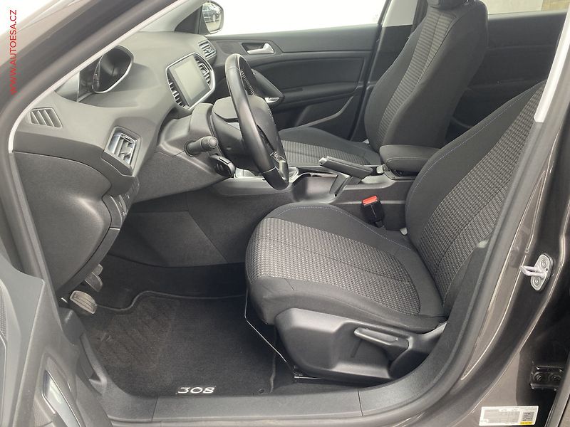 Peugeot 308 (2018) 1.2PT, Style, navi - fotka 9 z 18