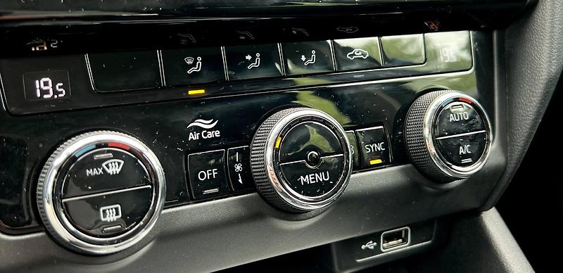 Škoda Octavia (2018) III FL COMBI 2.0 TDI DSG - fotka 23 z 28
