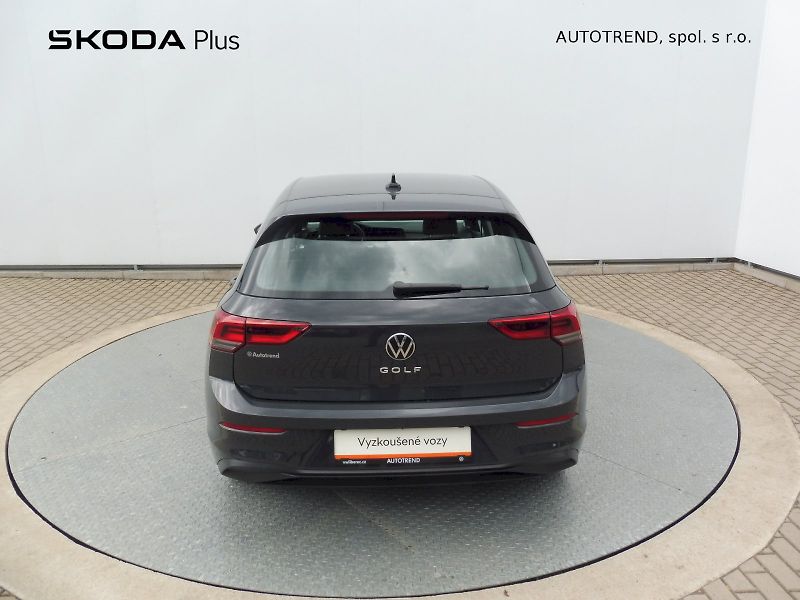 Volkswagen Golf (2024) Life 1,0 TSI 81kW - fotka 22 z 26