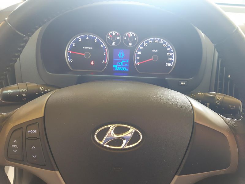 Hyundai i30 1.6 i Combi KLIMA zadáno !!! - fotka 11 z 18