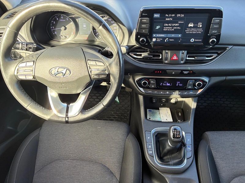 Hyundai i30 (2023) SMART 1.5T-GDI 118kW CZ DPH - fotka 10 z 11
