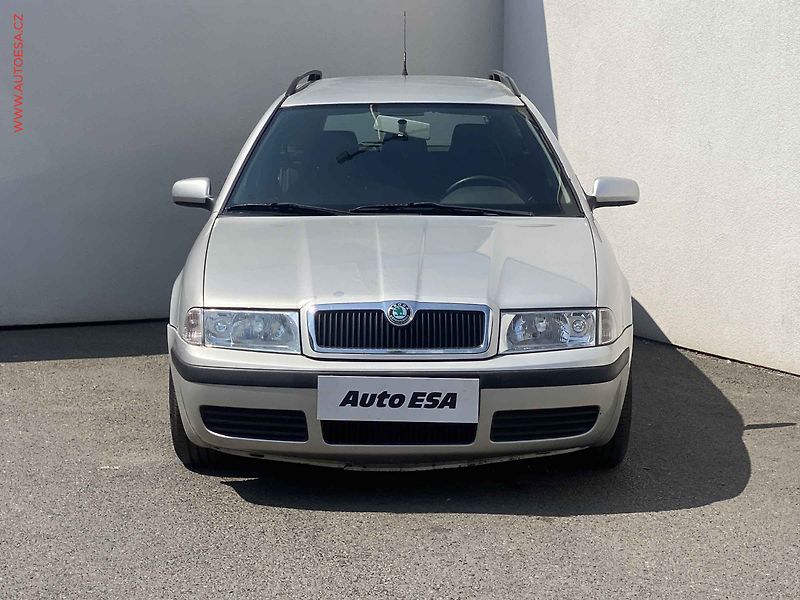 Škoda Octavia (2006) 1.6 16V, Tour, TZ, kola - fotka 2 z 15