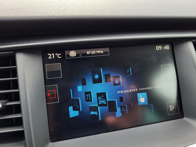 Peugeot 508 2.0 BlueHDi 180k EAT6 ALLURE - fotka 18 z 48
