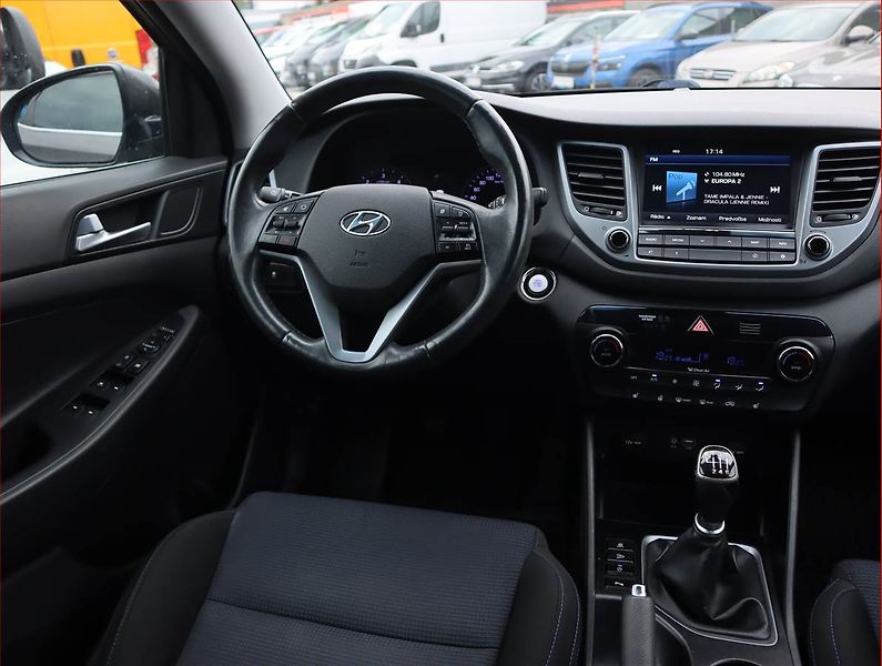 Hyundai Tucson (2016) Style 1.7 CRDi, Serv.kniha - fotka 7 z 19
