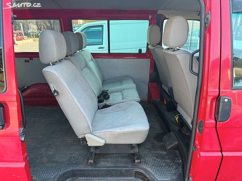 Volkswagen Transporter 2.5 TDi 75kw koupeno v CZ - fotka 13 z 15