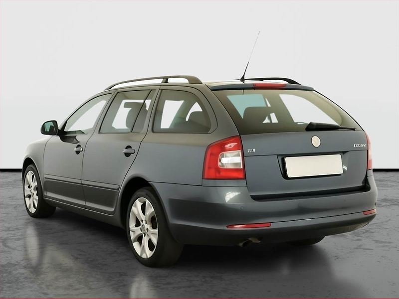 Škoda Octavia (2009) 1.6 TDI, Serv.kniha, po STK - fotka 4 z 17