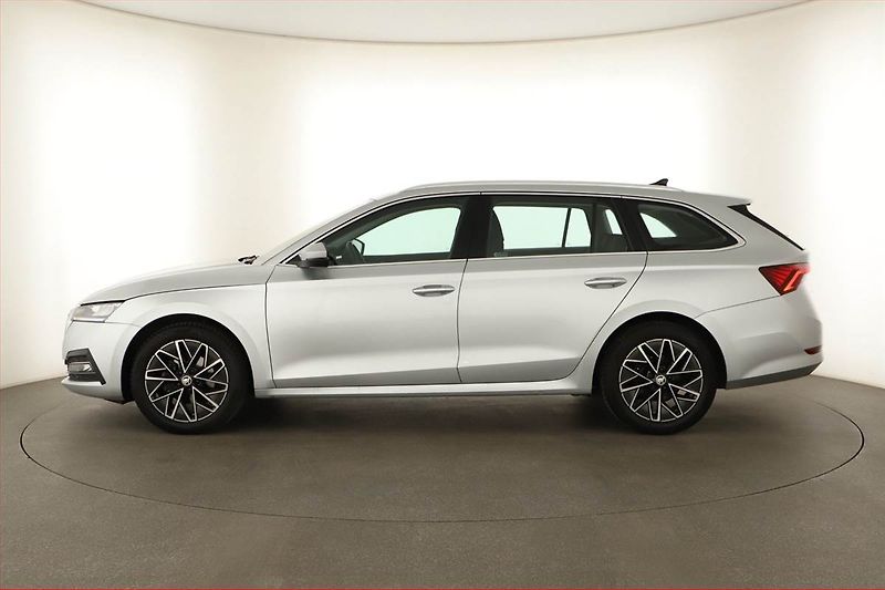Škoda Octavia (2022) Style 1.5 TSI e-tec - fotka 3 z 14