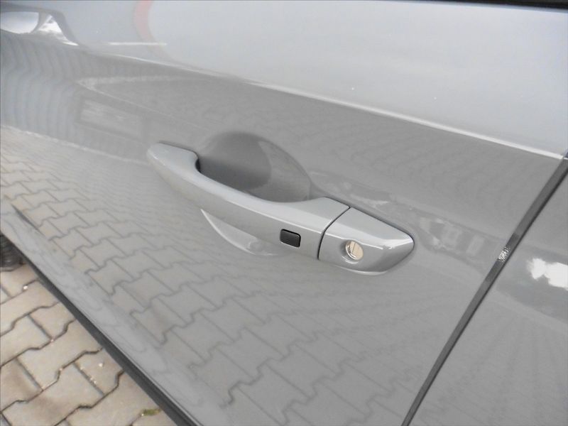Hyundai i30 1,5 N-Line 103kW T-GDI - fotka 8 z 15