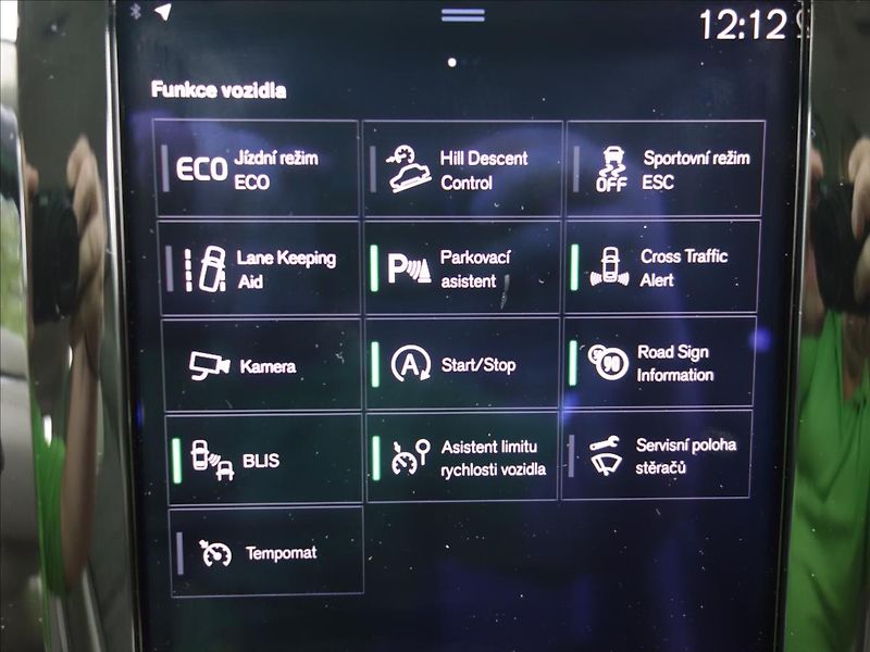 Volvo XC60 2,0 140kW 4x4 MOMENTUM - fotka 20 z 73