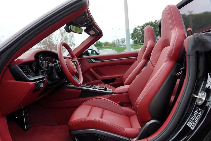Porsche 911 Carrera 4/PDK/Sport chrono/21 - fotka 31 z 48