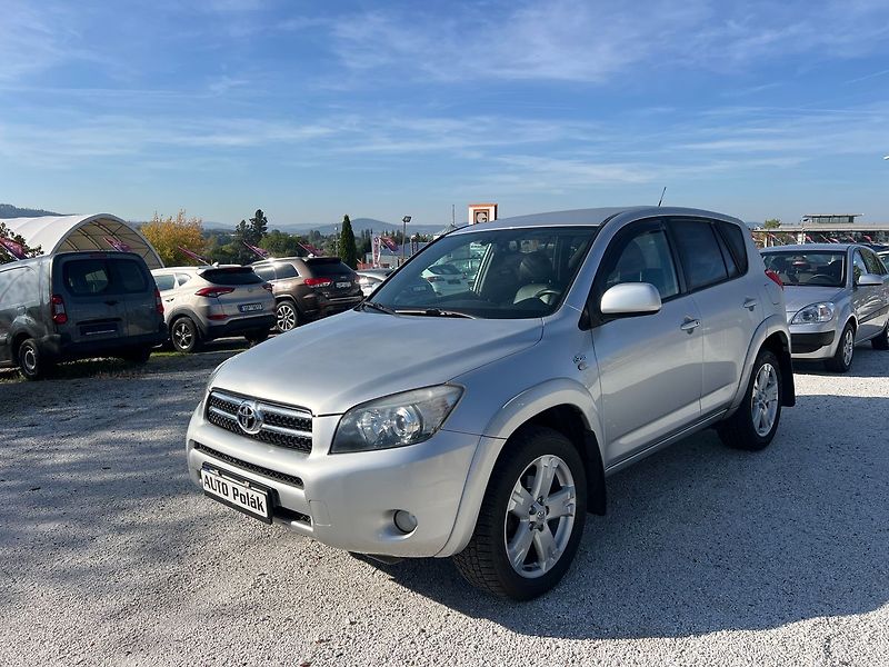 Toyota RAV4 - fotka 4 z 17