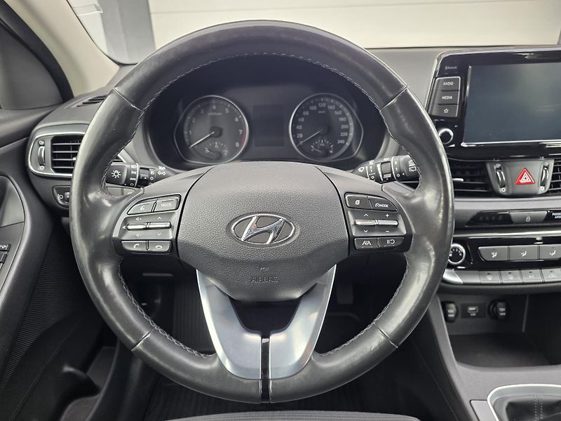Hyundai i30 (2023) 1.0T-GDi 88kW Comfort ČR NOVÉ - fotka 12 z 21
