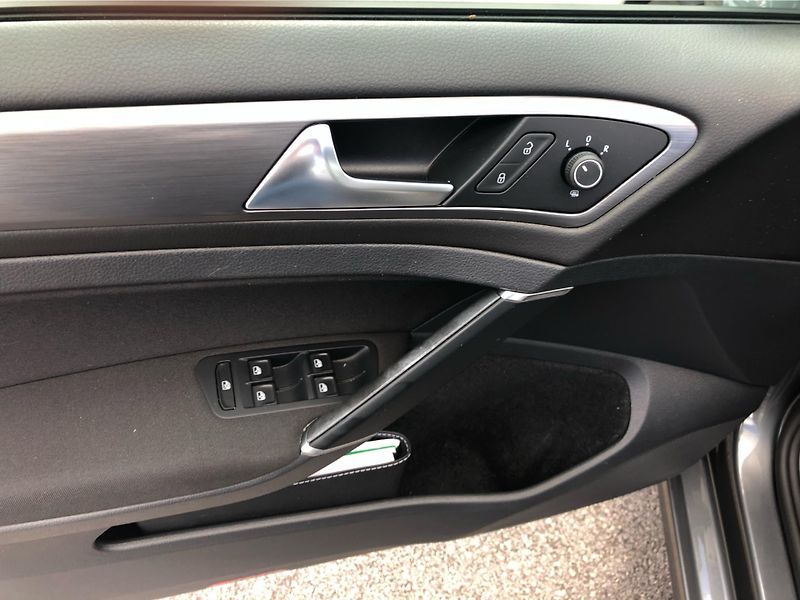Volkswagen Golf Variant 2,0 TDI 4Motion - fotka 15 z 30