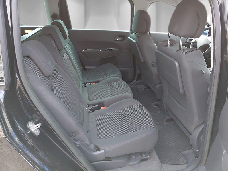 Peugeot 5008 (2014) 1.6HDi Active  - fotka 21 z 24