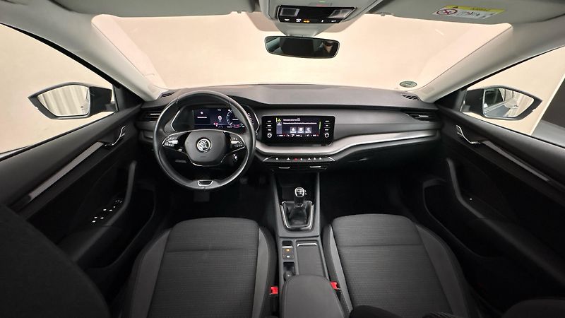 Škoda Octavia 2.0 TDI Ambition Combi - fotka 8 z 26