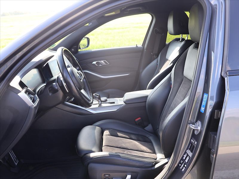 BMW Řada 3 3,0 M340d 250 kW xDrive CZ DPH - fotka 12 z 40