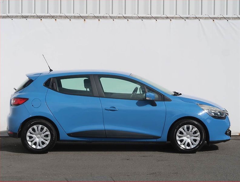 Renault Clio (2015) 1.2 16V, nová STK, rezervace - fotka 6 z 16