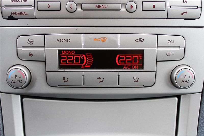 Ford S-MAX 2,0 TDCI  NOVÉ V ČR - fotka 17 z 26