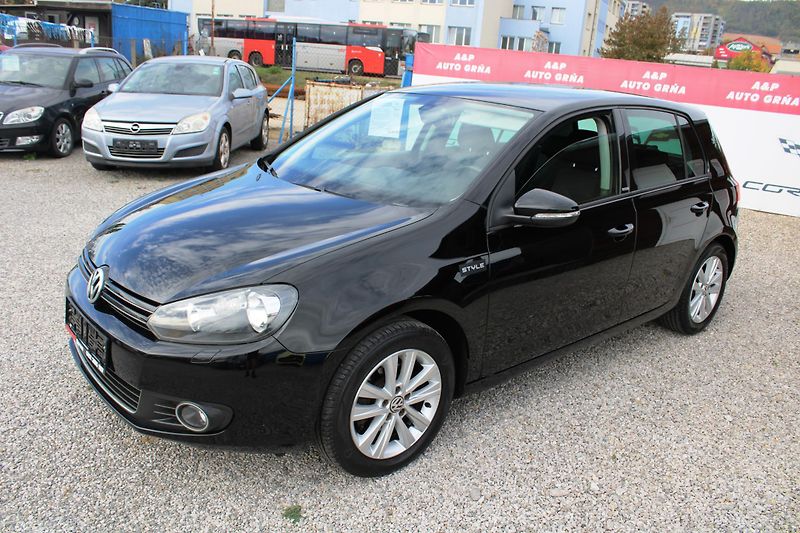 Volkswagen Golf (2012) 1,2TSI STYLE KLIMA TEMPOMAT AL - fotka 3 z 23