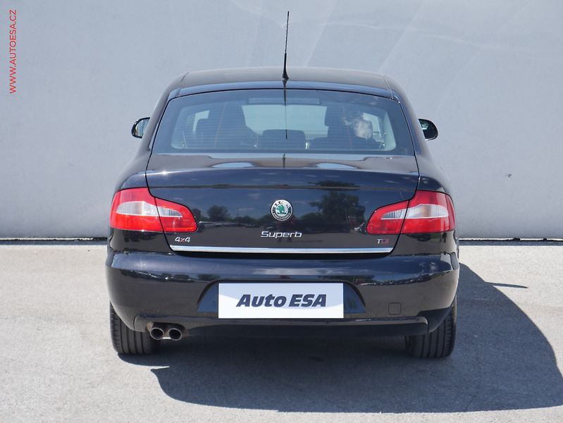Škoda Superb (2009) 2.0 TDI 4x4, ČR, Xenon, AC - fotka 5 z 18