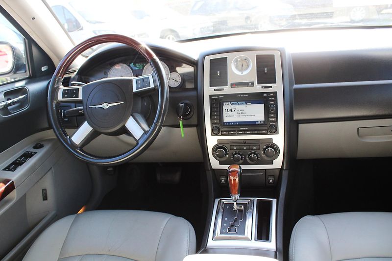 Chrysler 300C (2007) 3,0CRD KŮŽE XENON TEMPOMAT ALU - fotka 15 z 17