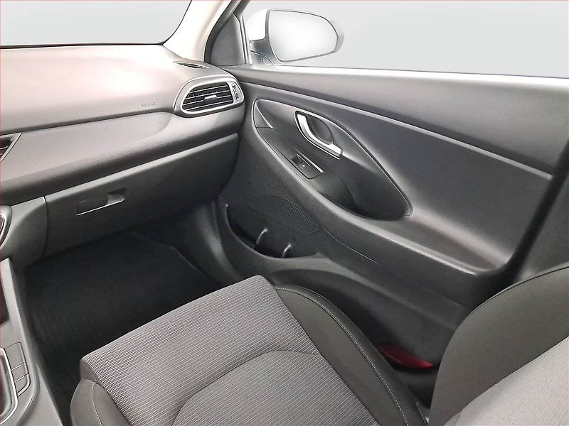 Hyundai i30 (2021) 1.5 DPI, Serv.kniha, Tempomat - fotka 8 z 16