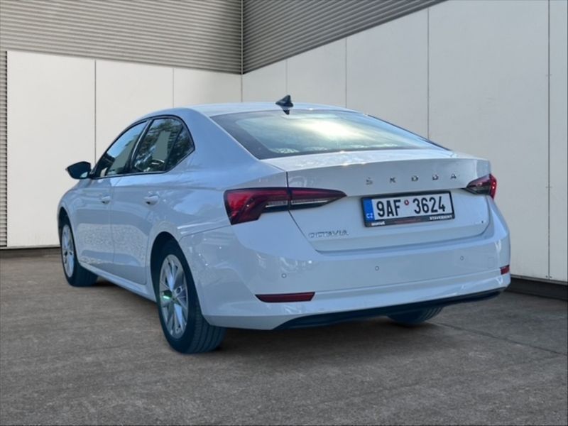 Škoda Octavia 1,5 TSI 110 Ambition - fotka 4 z 11