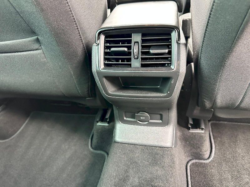 Škoda Karoq (2023) 2.0 TDI 110kW Style 4x4 DSG - fotka 24 z 27