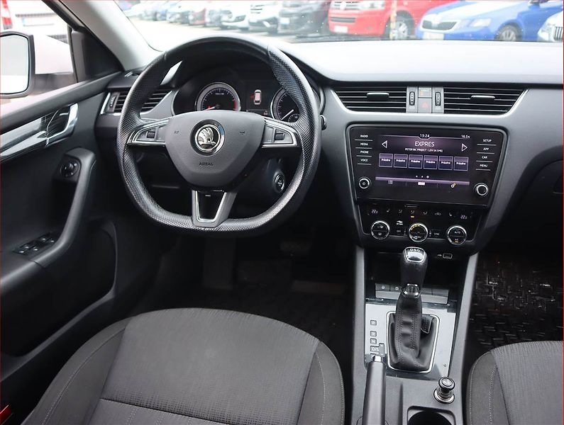 Škoda Octavia (2019) Style 1.5 TSI, Automat - fotka 7 z 19