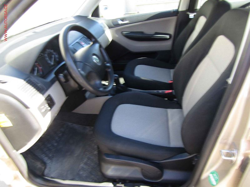 Škoda Fabia (2005) 1.2 i, ČR, servis.kniha - fotka 9 z 16