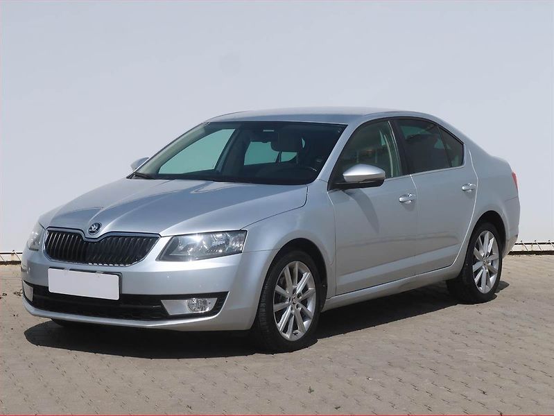 Škoda Octavia (2015) Elegance 1.6 TDI, Serv.kniha - fotka 2 z 16