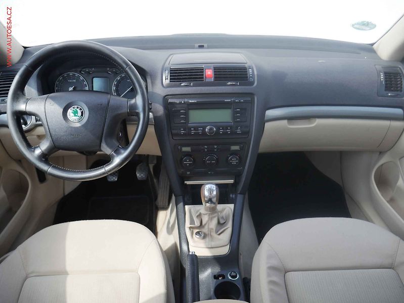 Škoda Octavia (2006) 2.0 TDi, STK3/28 - fotka 8 z 13