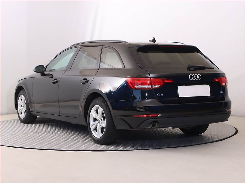 Audi A4 (2016) 2.0 TDI, Navi, Bi-Xenony - fotka 4 z 21
