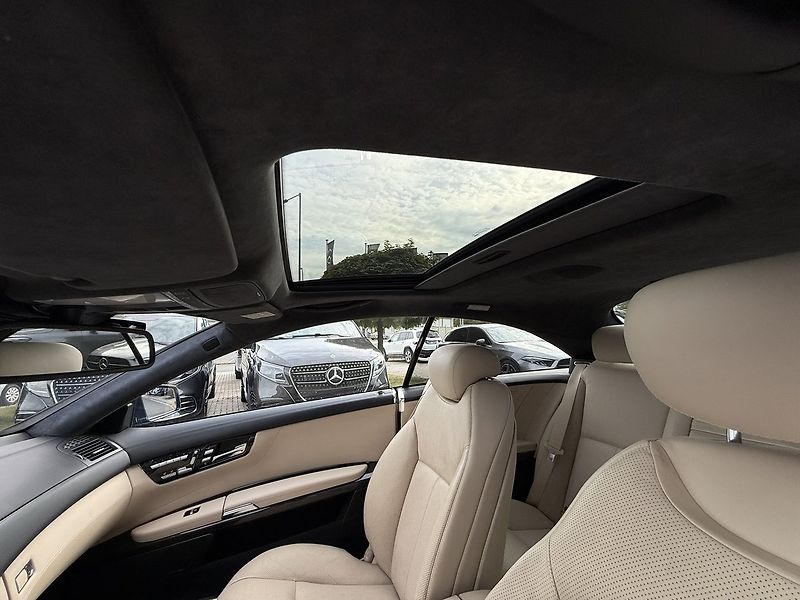 Mercedes-Benz CL (2010) 500 4MATIC - fotka 34 z 44