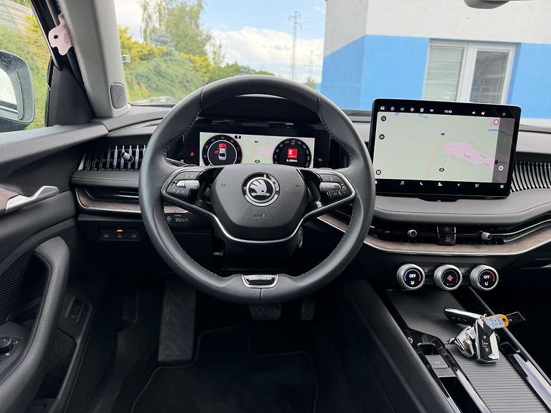 Škoda Superb 2,0TDi 147kW L&K 4x4 aut. - fotka 11 z 22