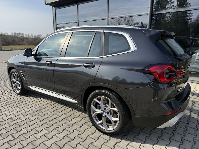 BMW X3 (2022) 30XD 210kW LASER PANORAMA CZ!! - fotka 6 z 43