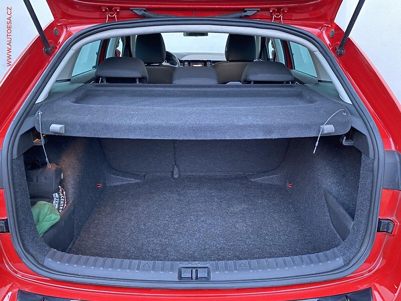 Škoda Scala (2019) 1.0TSi, ČR, Ambition, STK8/27 - fotka 7 z 17