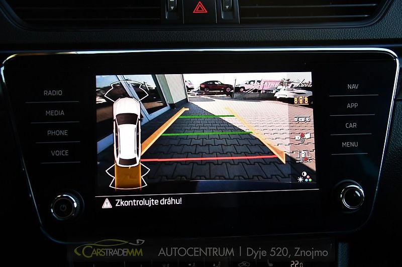 Škoda Superb 2,0TDI SPORTLINE DSG ČR 1.MAJ  - fotka 47 z 56