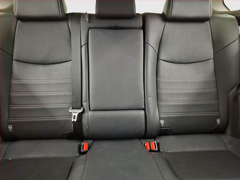 Toyota RAV4 (2023) Executive 2.5 Hybrid - fotka 10 z 15